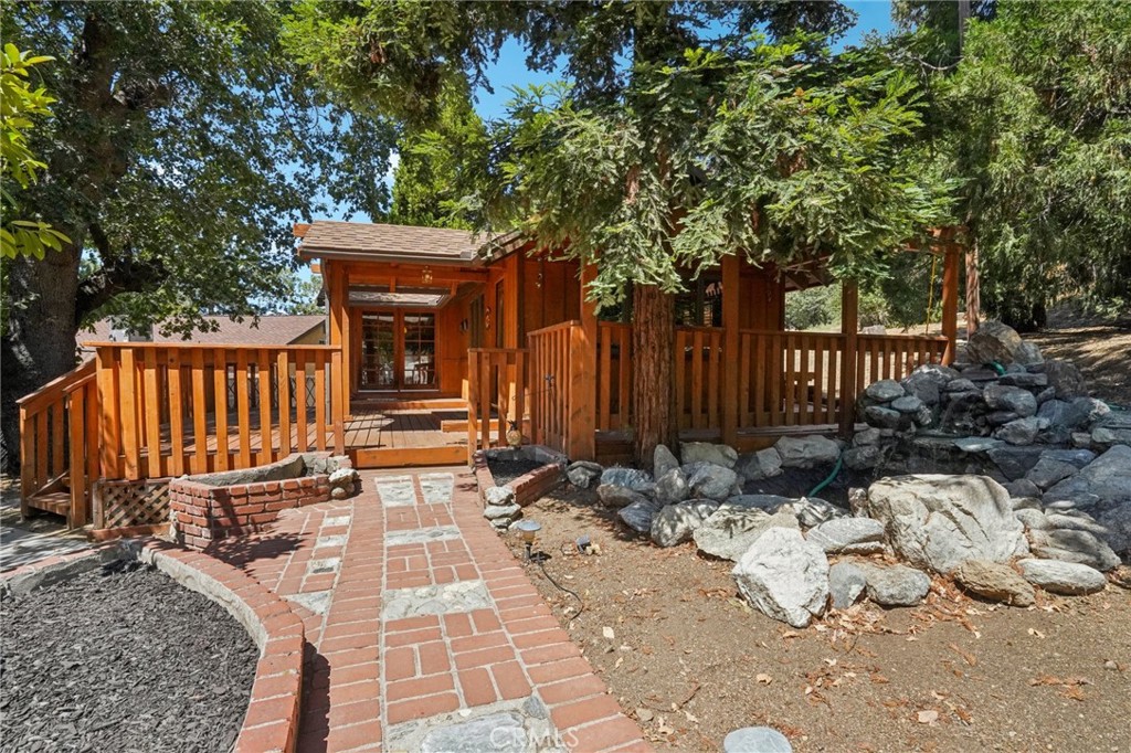 39370 Clearwater Drive Property Photo 2