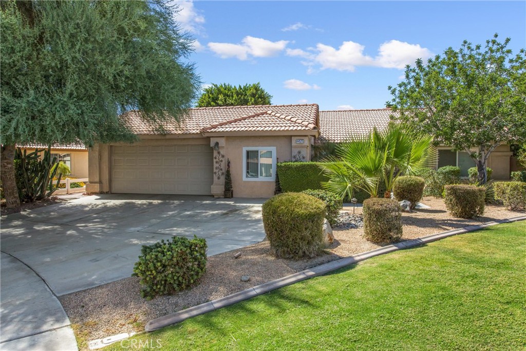 44525 Saffron Court Property Photo 5
