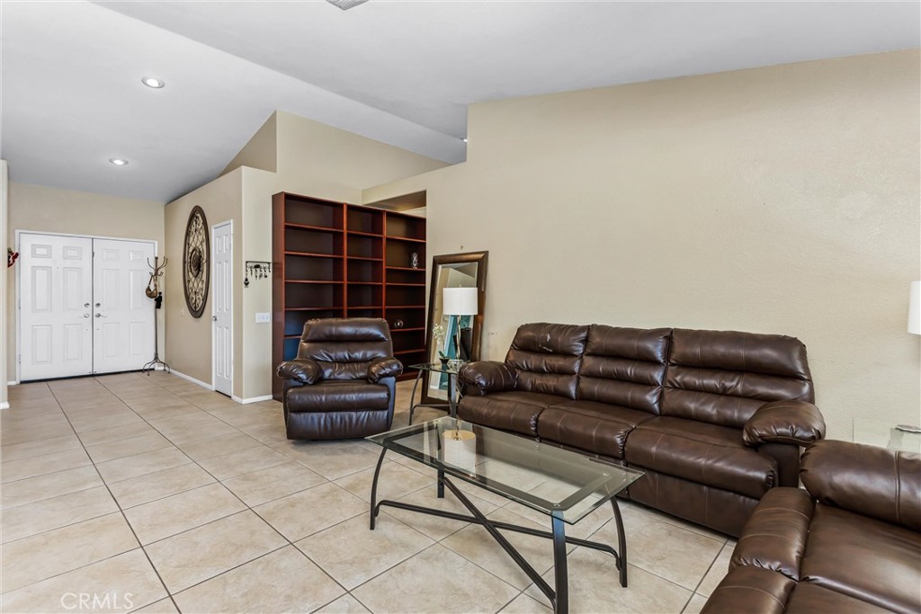 44525 Saffron Court Property Photo 7