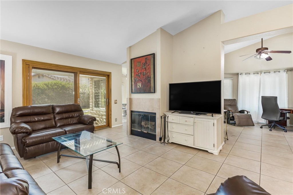 44525 Saffron Court Property Photo 8