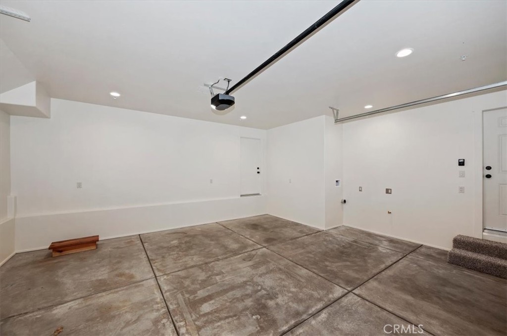 415 Vista Property Photo 32