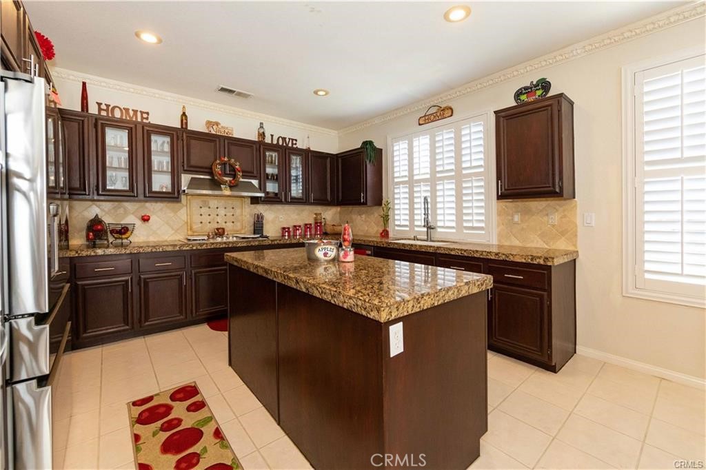 45568 Via Puebla Property Photo 5