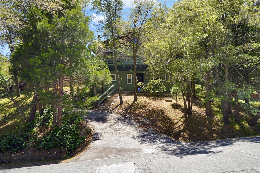 23641 Manzanita Property Photo 6