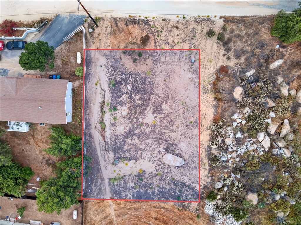 27560 Summit Property Photo 2