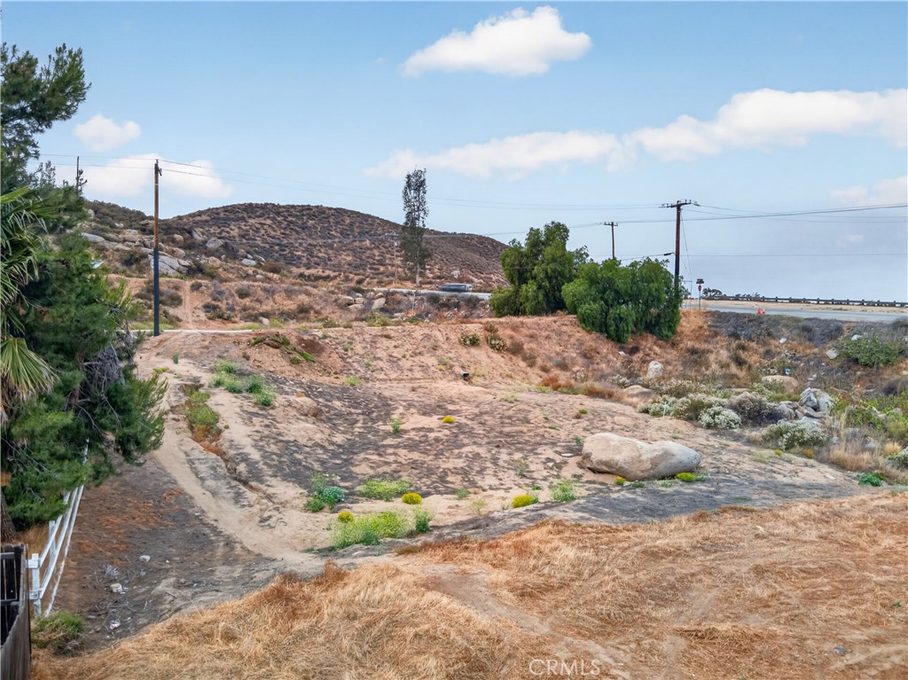 27560 Summit Property Photo 4