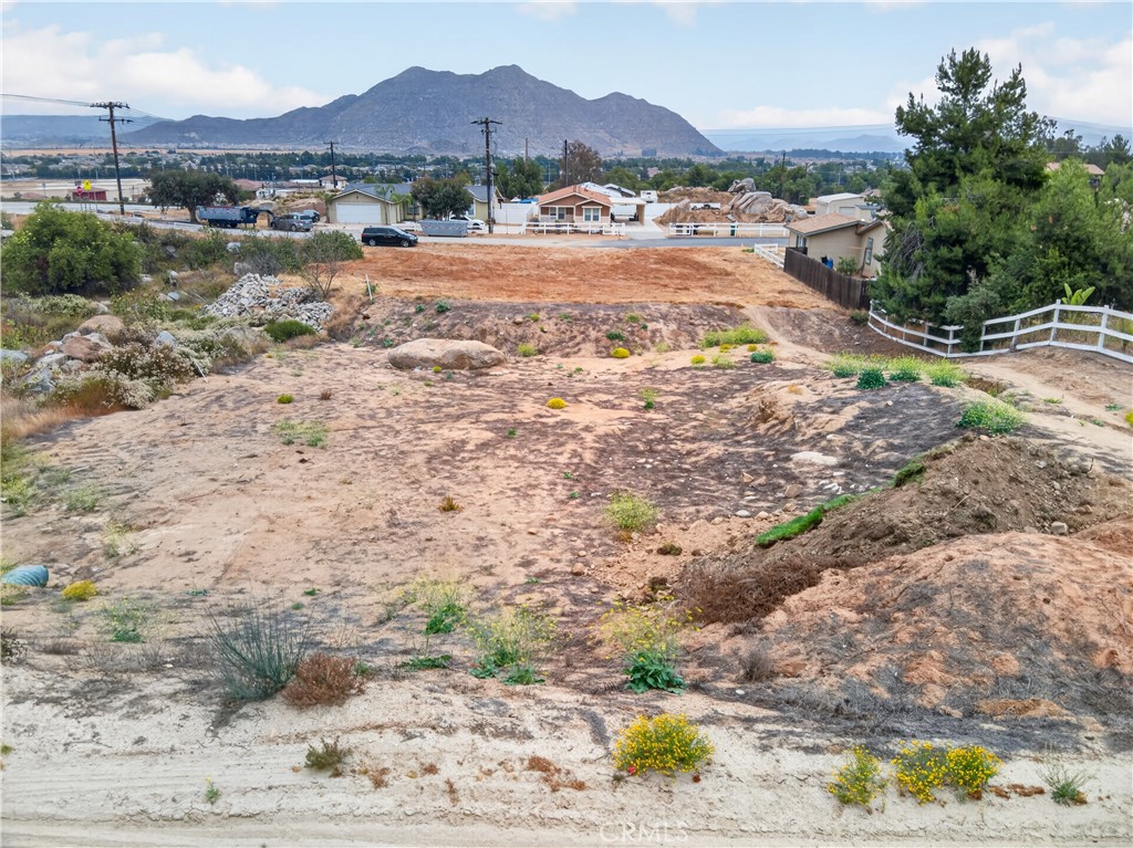 27560 Summit Property Photo 6