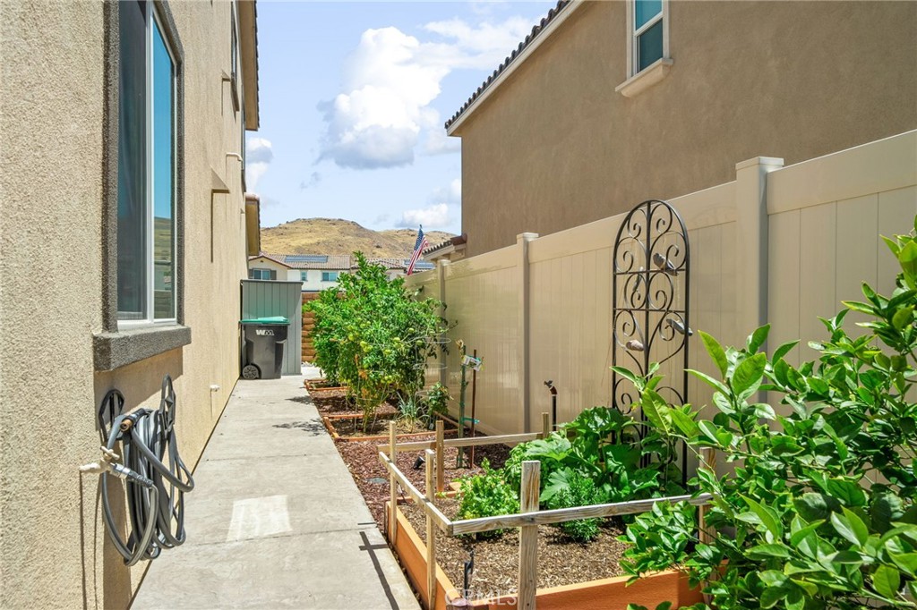 23809 Solaris Court Property Photo 35