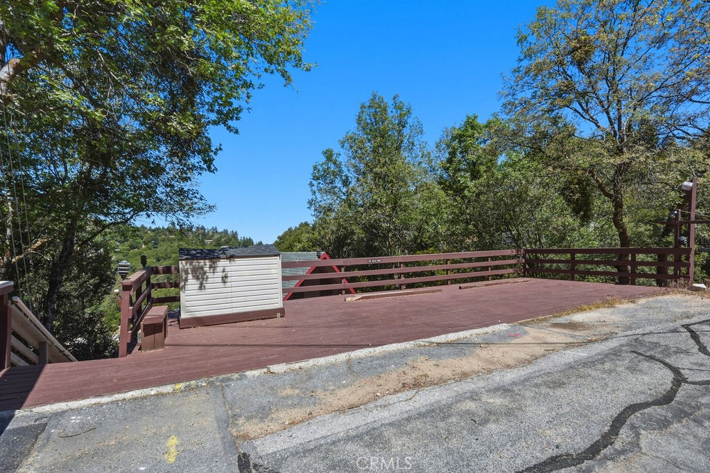 320 Delle Property Photo 2