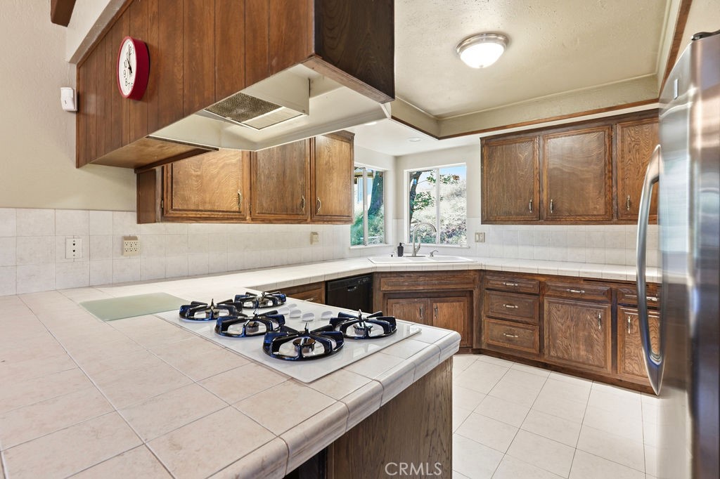 320 Delle Property Photo 16