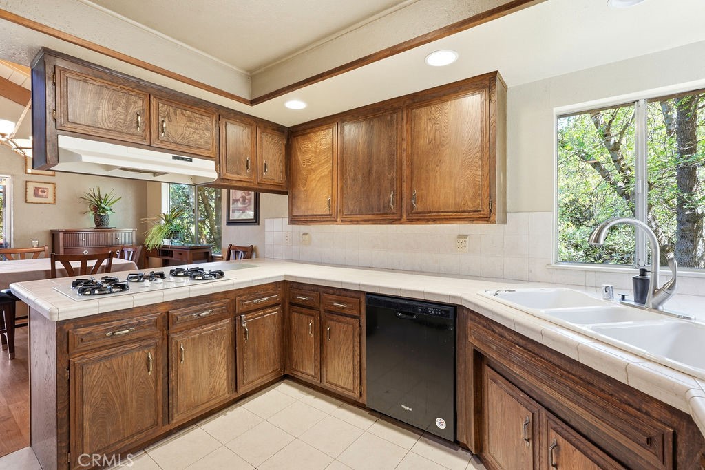 320 Delle Property Photo 17