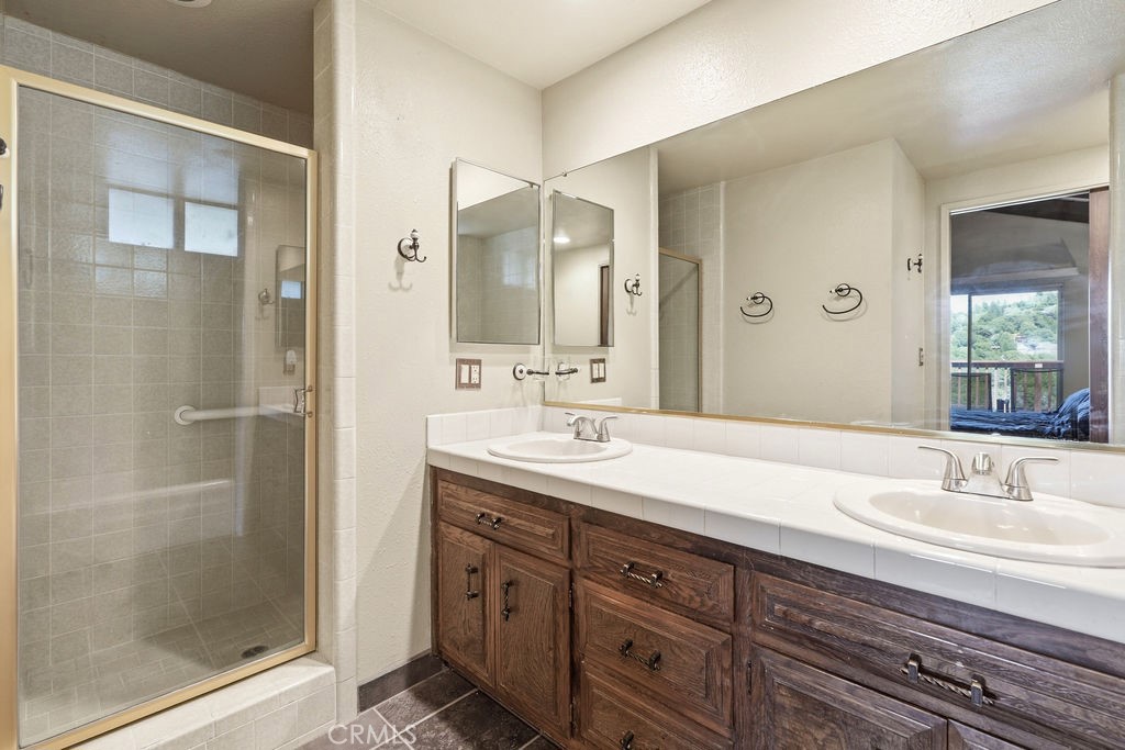 320 Delle Property Photo 26