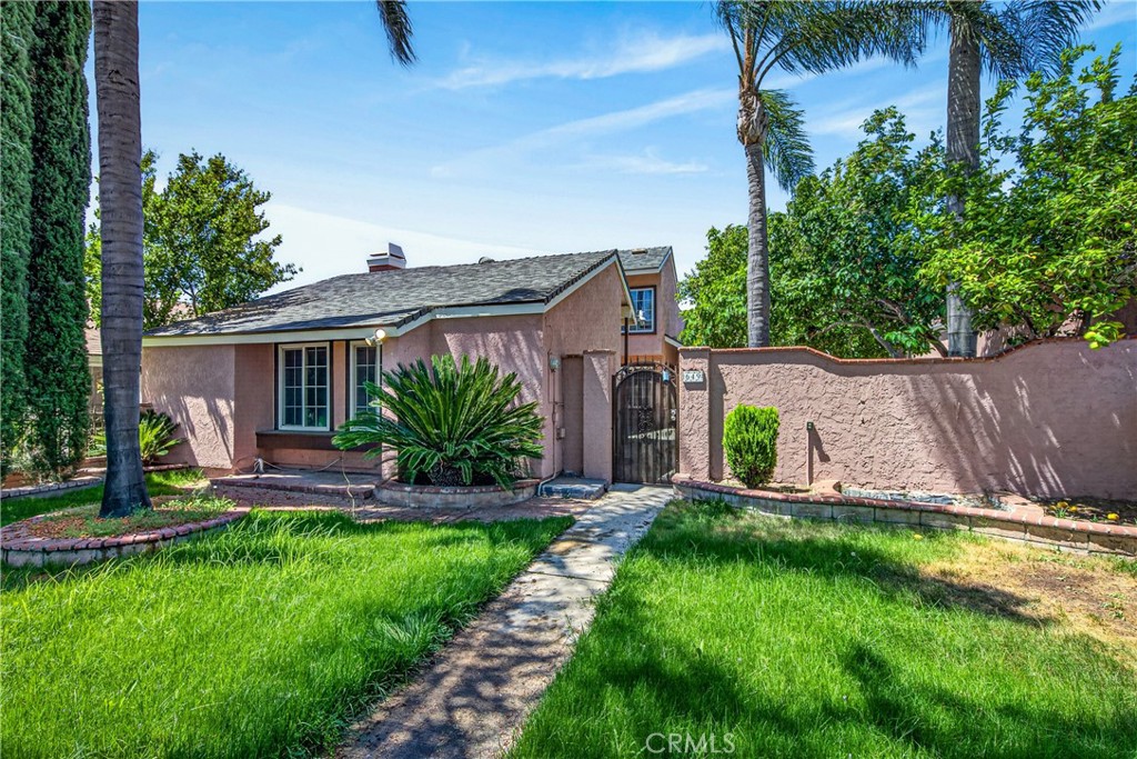 649 E Fairfield Court Property Photo 4