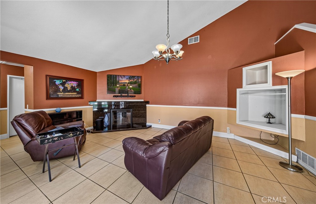 649 E Fairfield Court Property Photo 7
