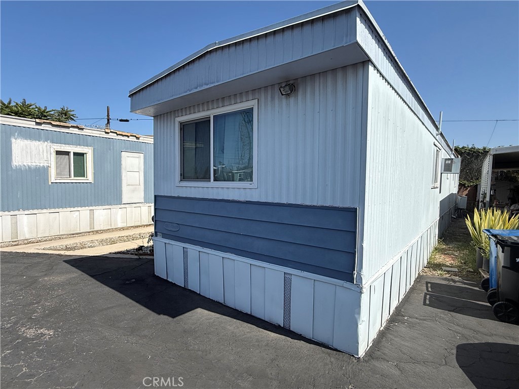 16511 S Garfield Ave B55 Property Photo 4