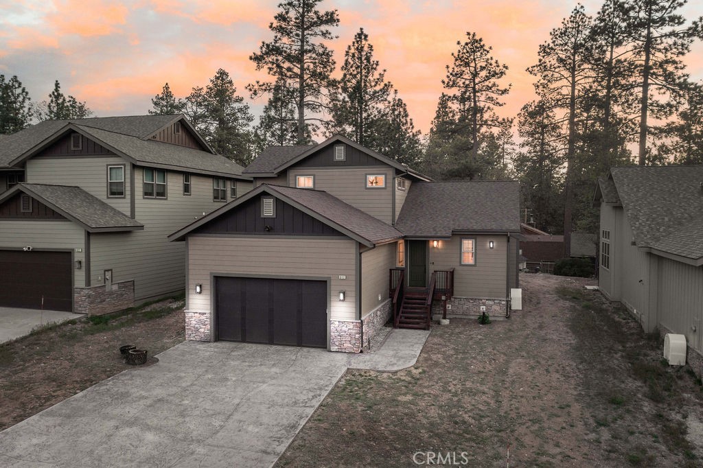 812 Pine Meadow Court Property Photo 2