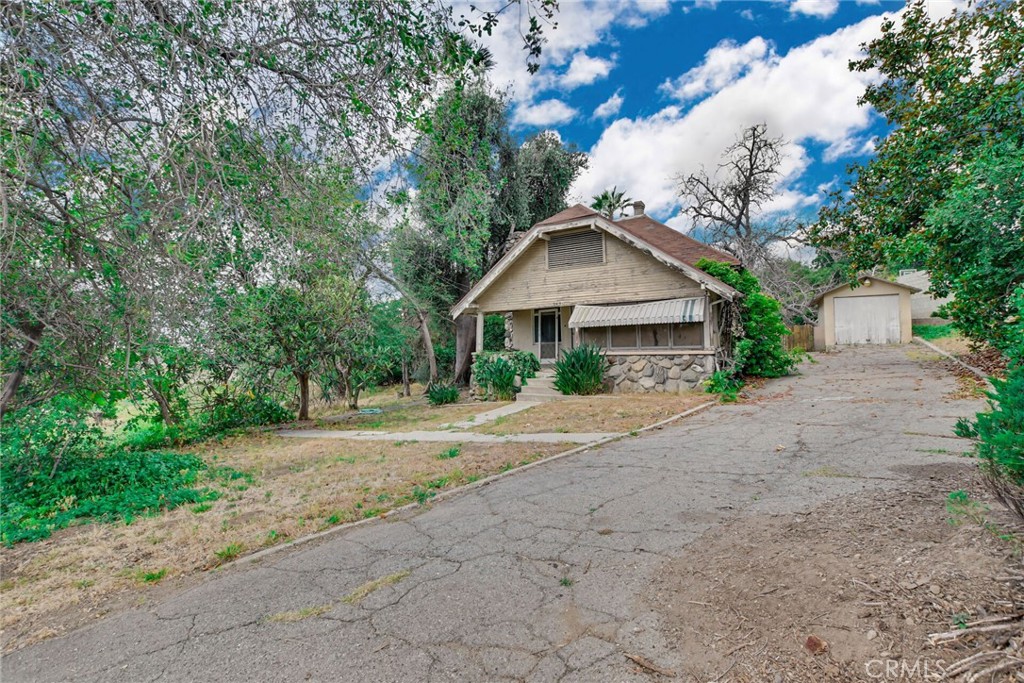 2415 Sierra Property Photo 1