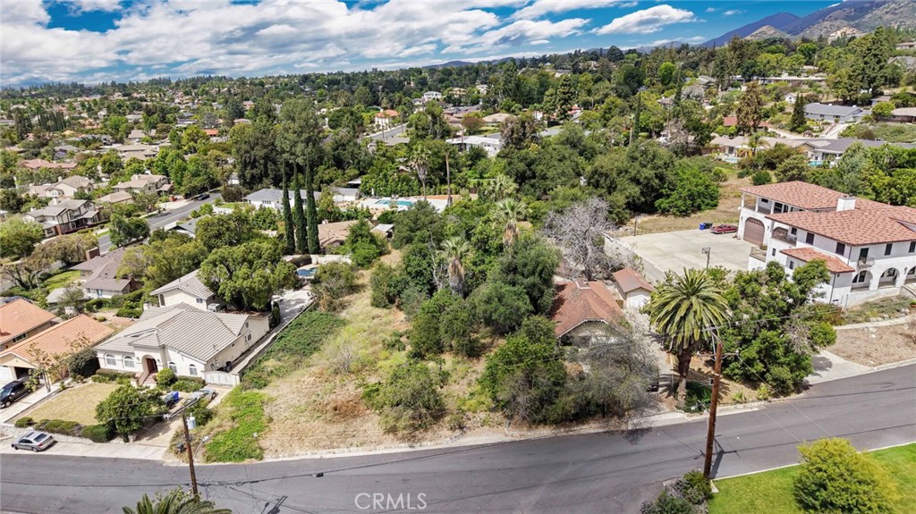 2415 Sierra Property Photo 5