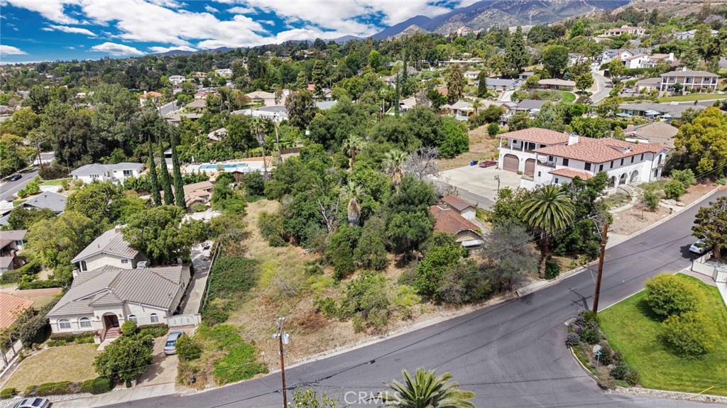 2415 Sierra Property Photo 6