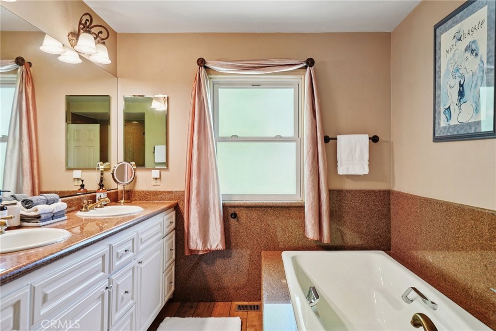 483 Cienega Property Photo 24
