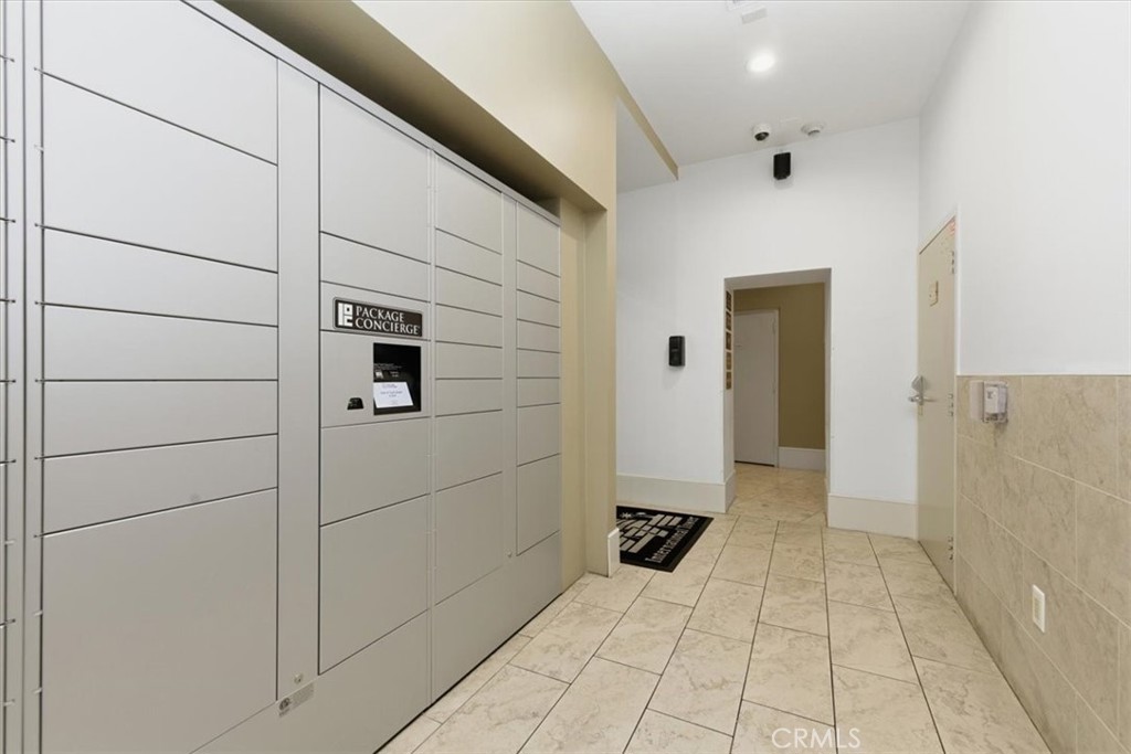 700 E Ocean 601 Property Photo 16