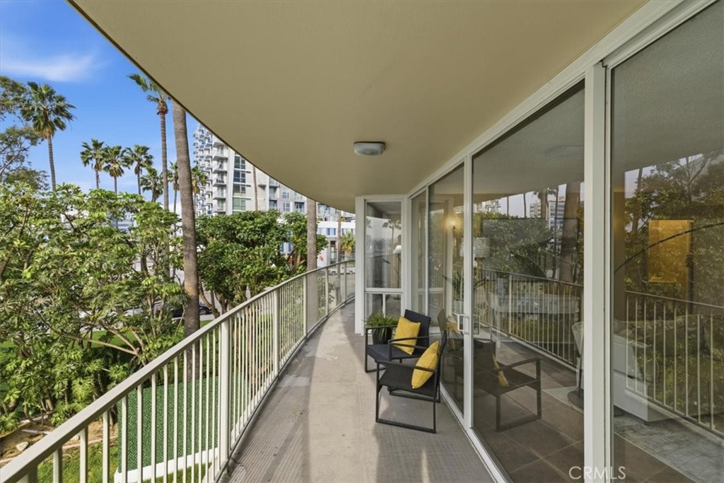 700 E Ocean 601 Property Photo 37