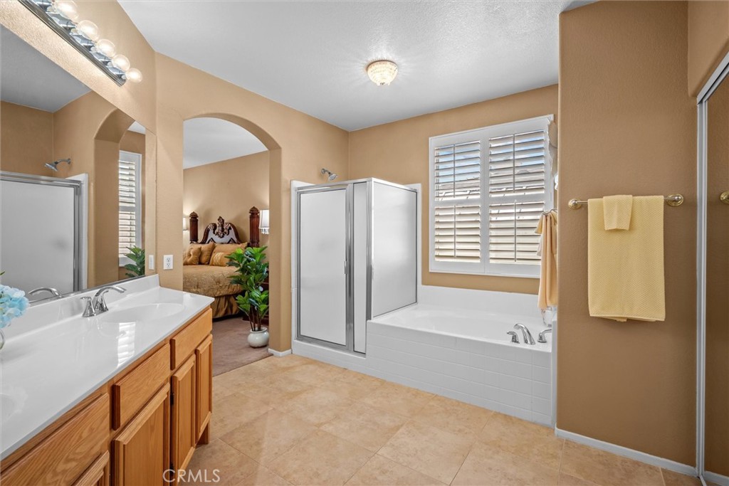 1856 Plainfield Property Photo 32