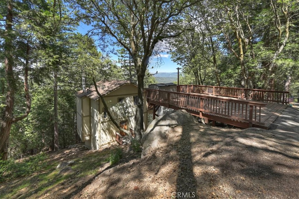 955 Coulter Pine Property Photo 2