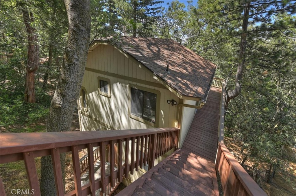 955 Coulter Pine Property Photo 5