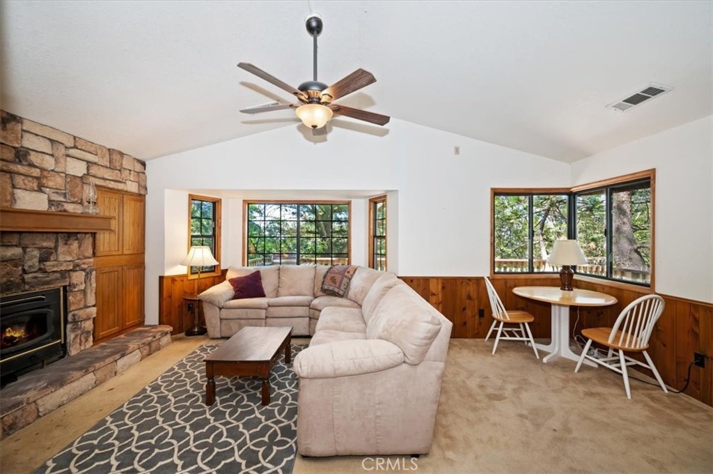 955 Coulter Pine Property Photo 8
