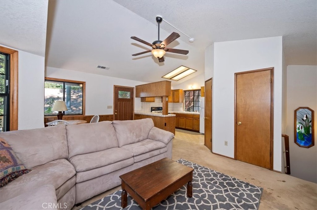 955 Coulter Pine Property Photo 10