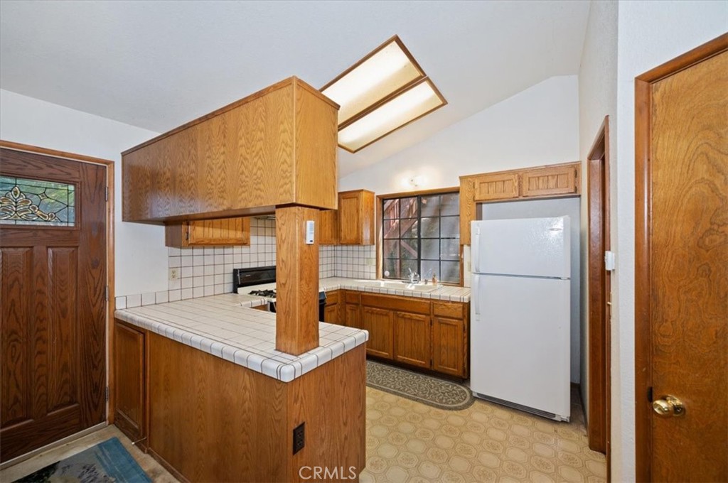 955 Coulter Pine Property Photo 14
