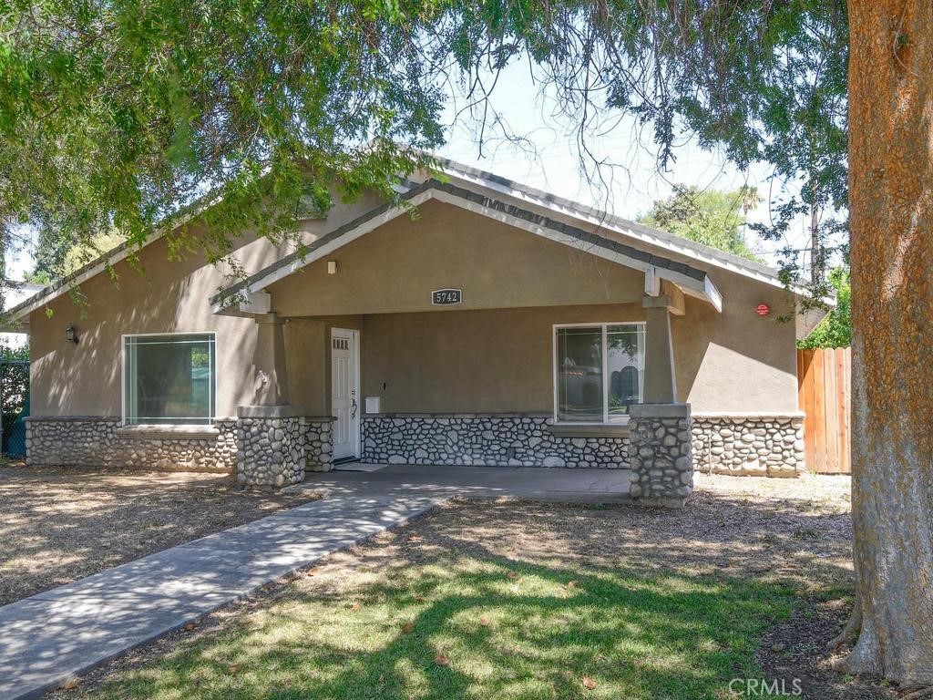 5742 Magnolia Property Photo 1