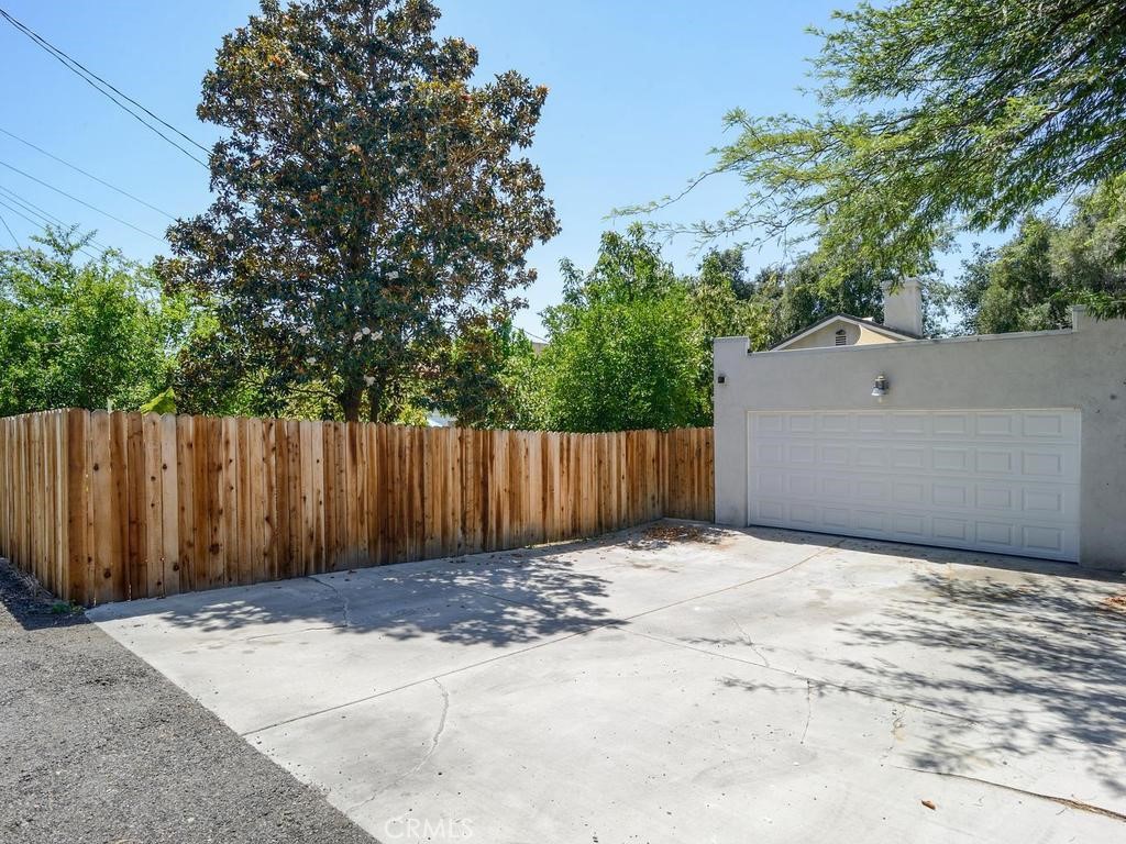 5742 Magnolia Property Photo 24