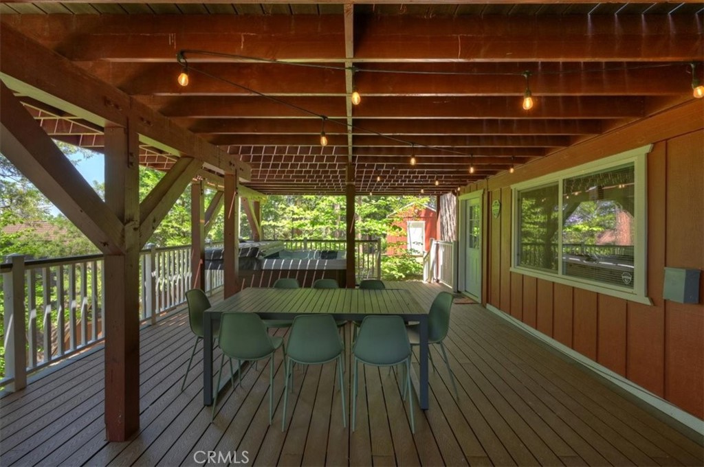 349 Castle Gate Property Photo 44