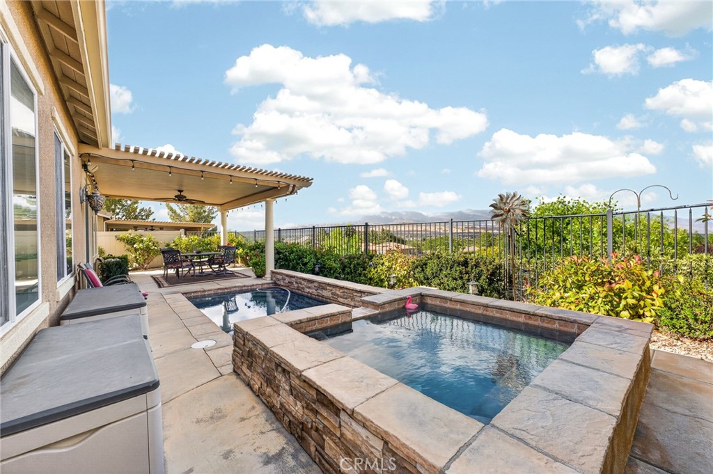370 Irvine Property Photo 2