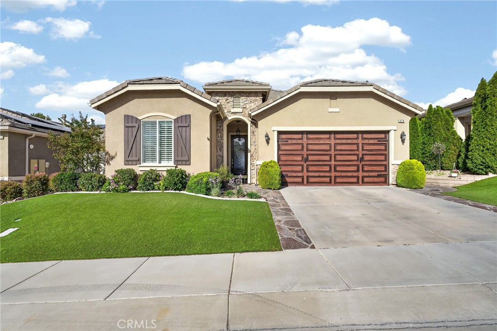 370 Irvine Property Photo 3