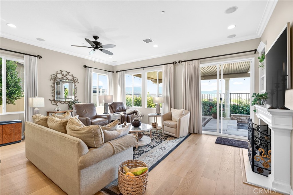 370 Irvine Property Photo 8
