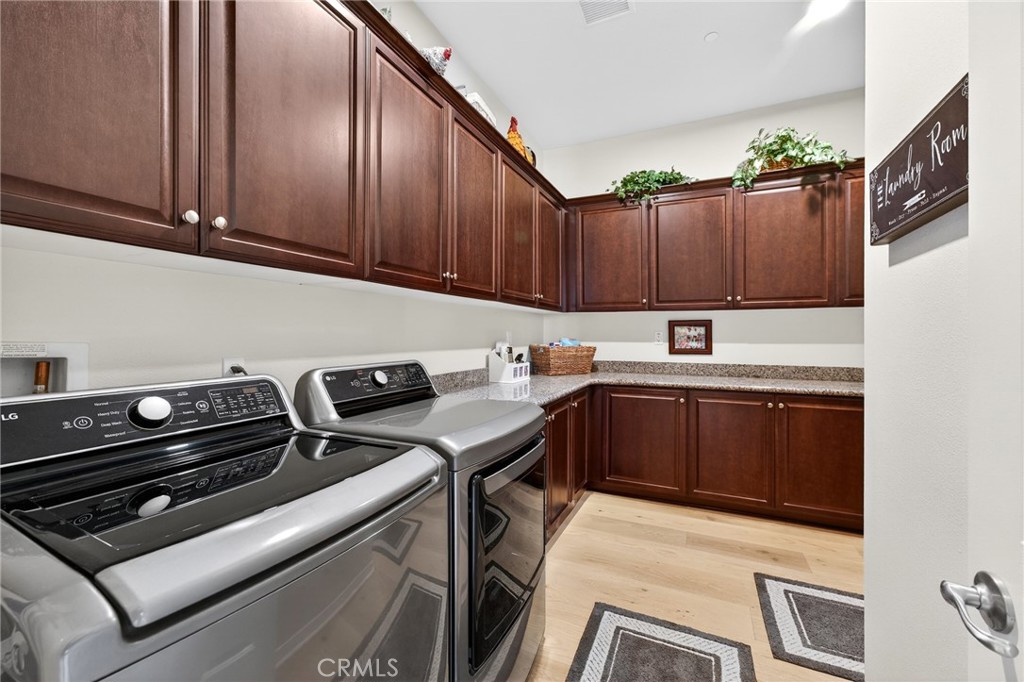 370 Irvine Property Photo 33