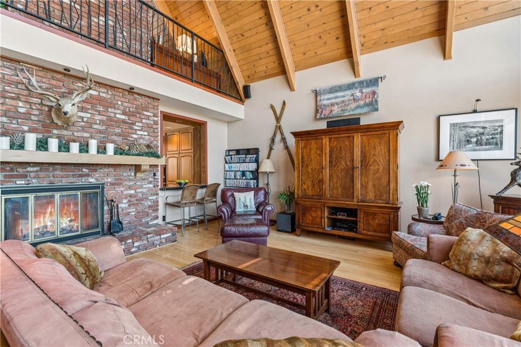 1369 Yellowstone Property Photo 3