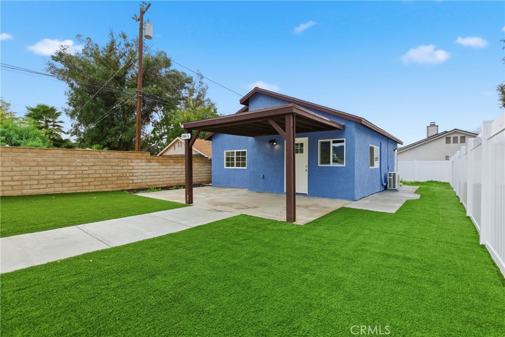 12964 3rd Property Photo 3