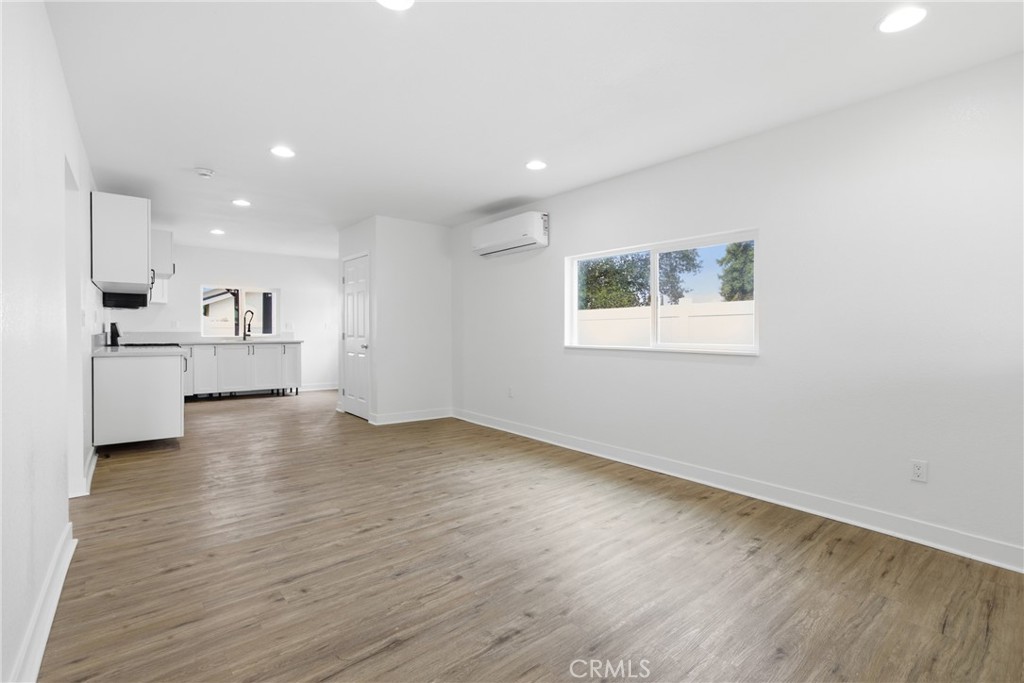 12964 3rd Property Photo 5
