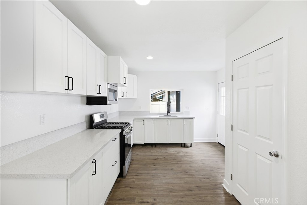 12964 3rd Property Photo 7