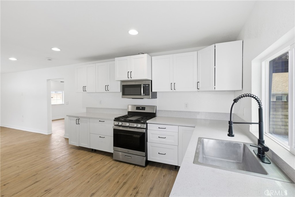 12964 3rd Property Photo 8
