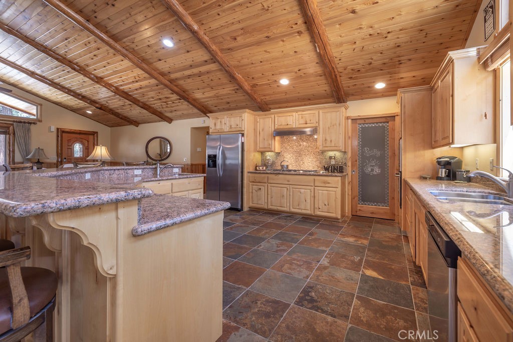 1016 Heritage Property Photo 13