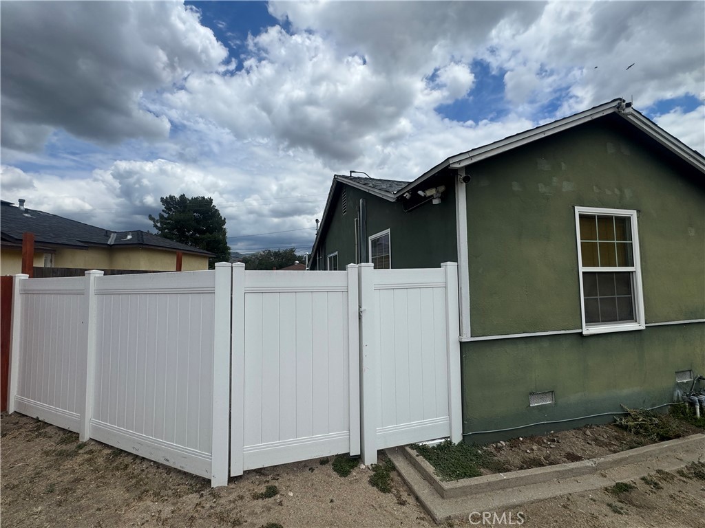 3615 N Mountain View Property Photo 6