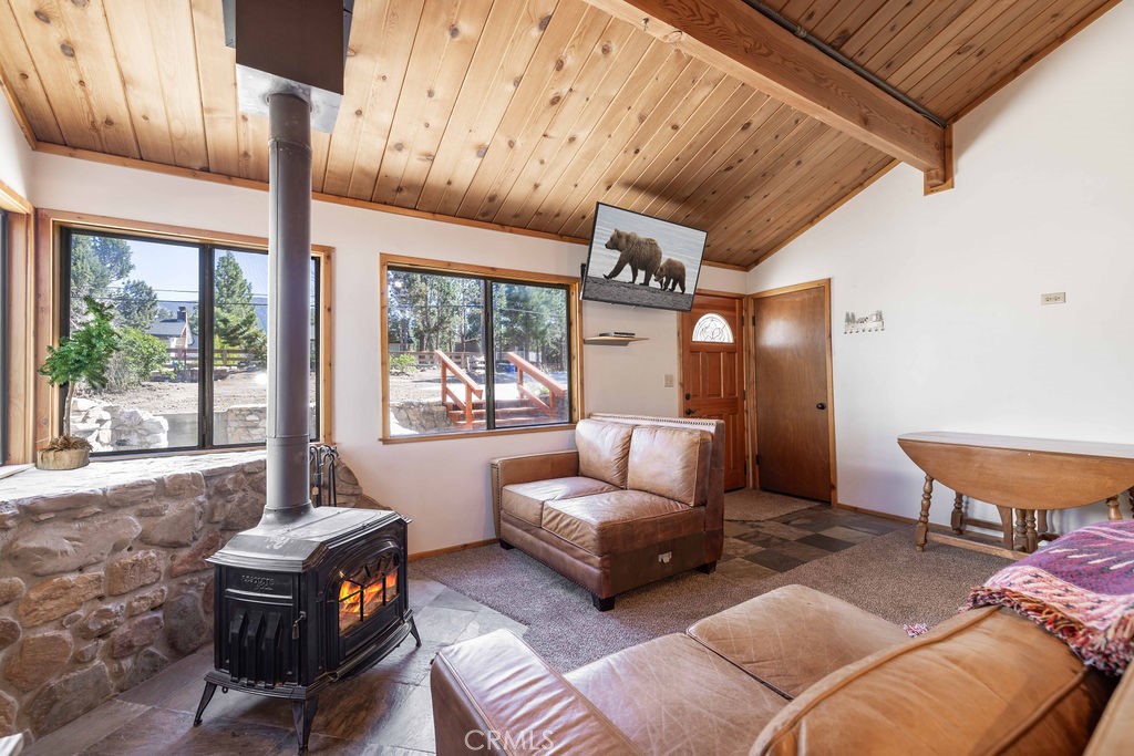 225 Zaca Property Photo 6