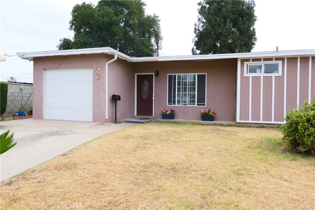 1504 S Haskins Property Photo 6