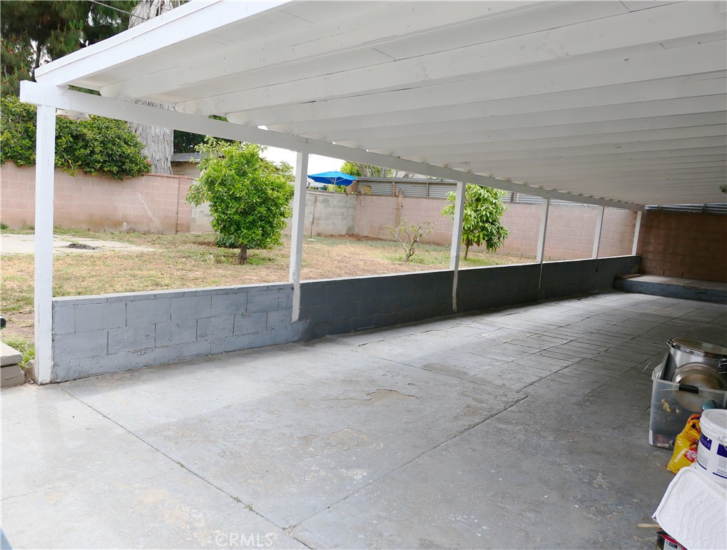 1504 S Haskins Property Photo 11