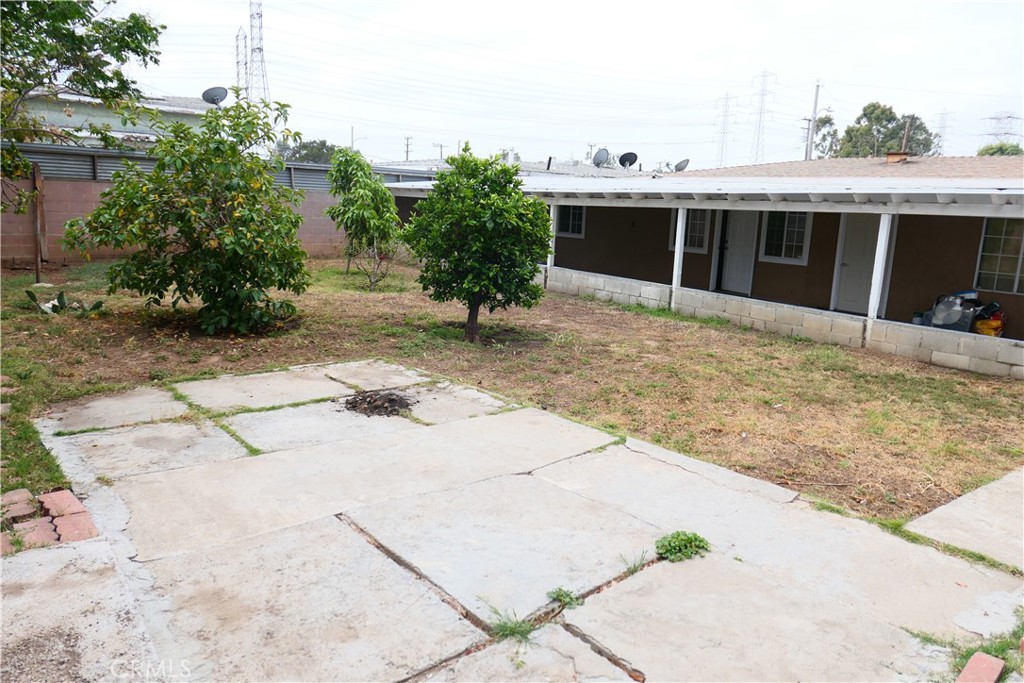1504 S Haskins Property Photo 12