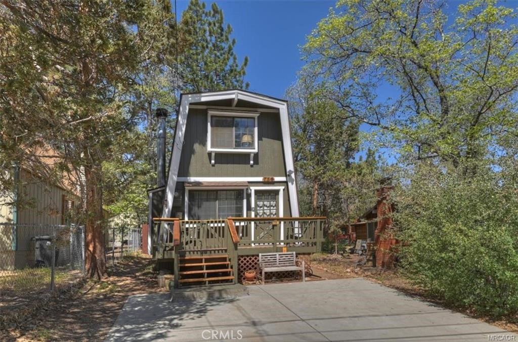 756 Cedar Property Photo 2